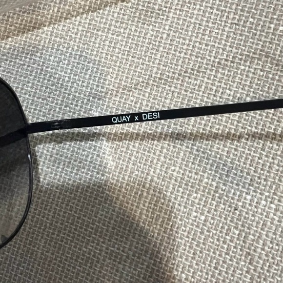 Quay Australia Black Aviator Sunglasses - Picture 4 of 4